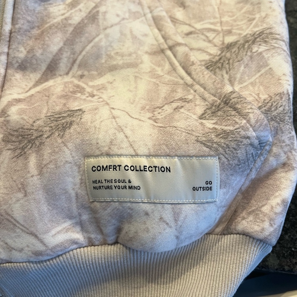 Comfrt Full Zip Camo Patterned Hoodie